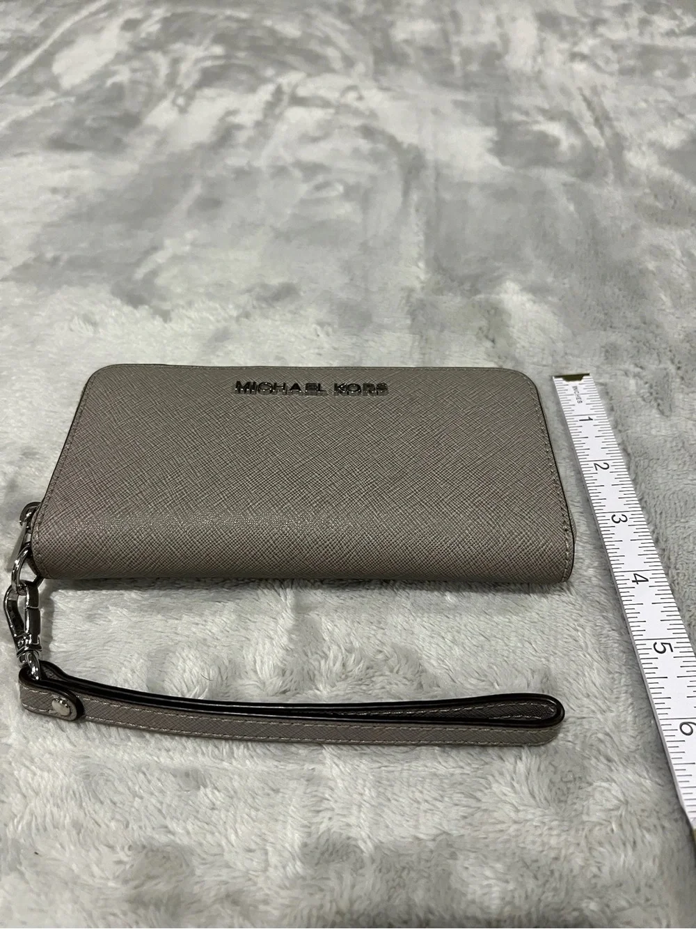 Michael Kors Jet Set Travel Continental Wallet Pearl Grey Excellent Condition
